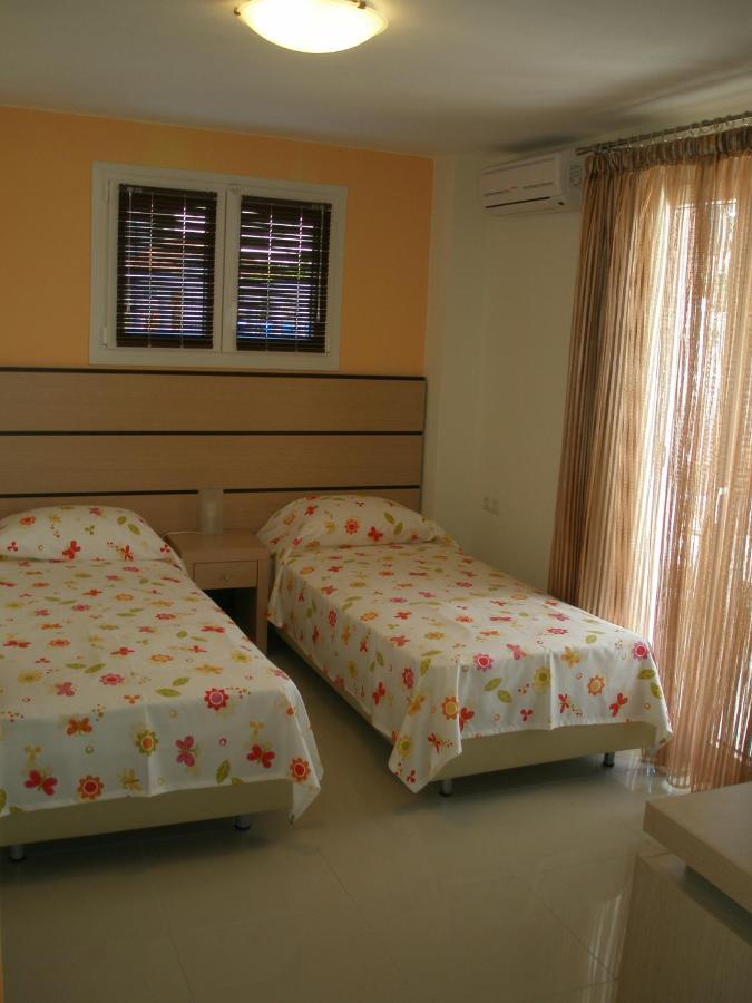 Rainbow Resort Paralía Kültér fotó