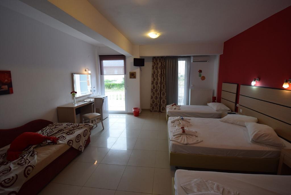 Rainbow Resort Paralía Kültér fotó