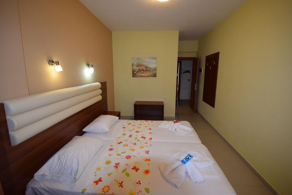 Rainbow Resort Paralía Kültér fotó